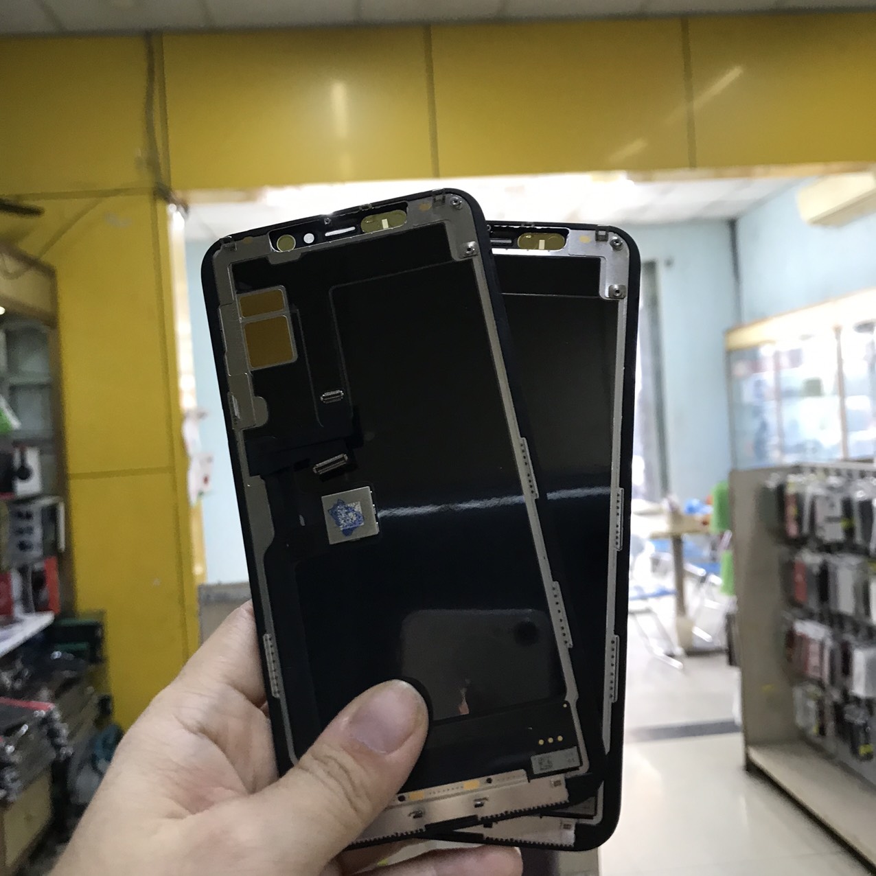 man-hinh-iphone-11-pro-incell-1