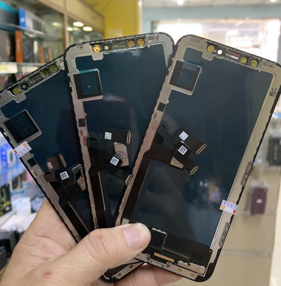 man-hinh-iphone-x-1