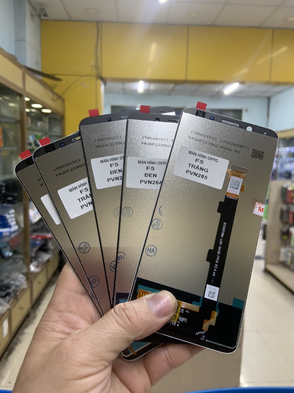 man-hinh-oppo-f5-1