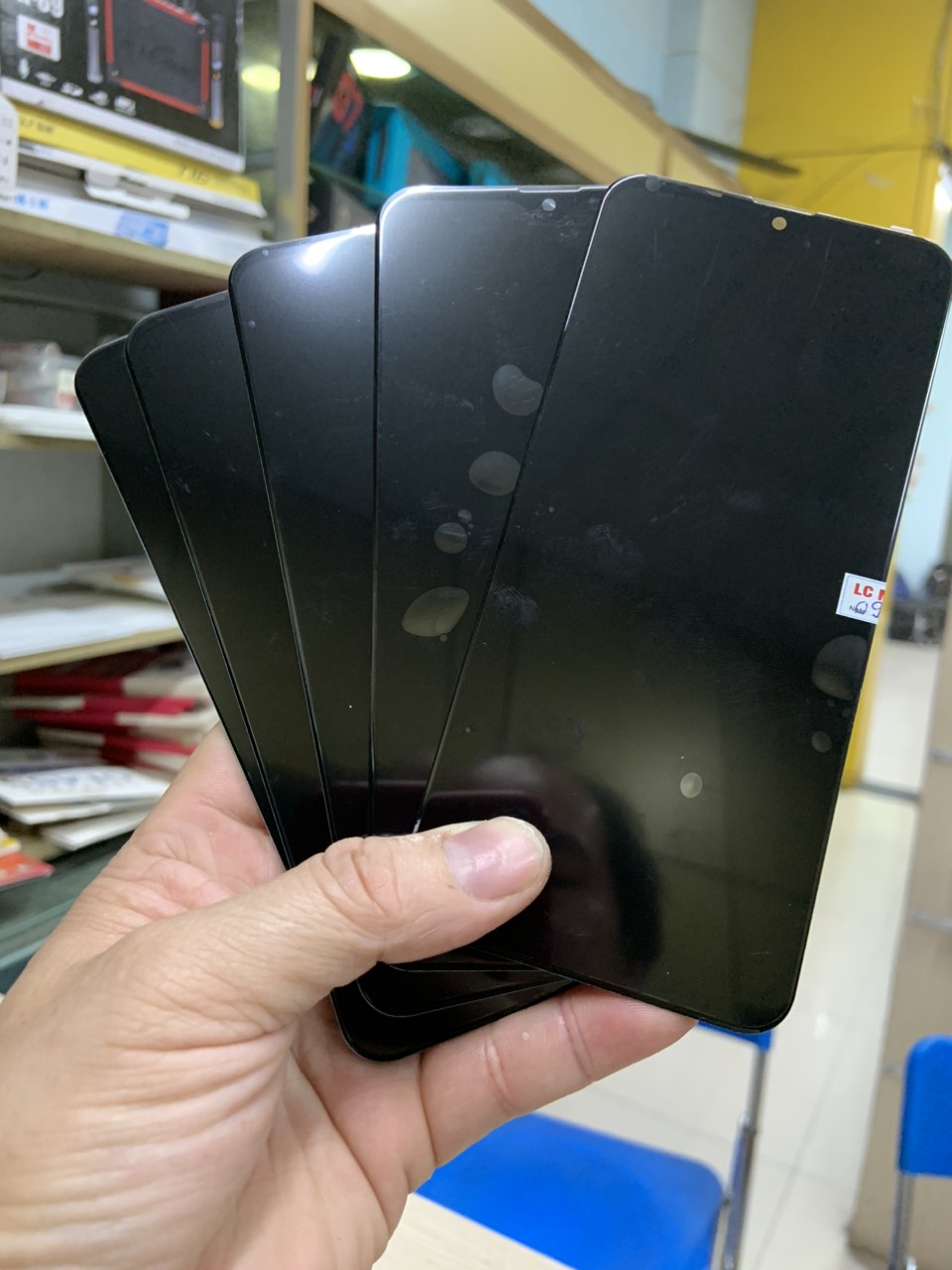man-hinh-samsung-m20-1