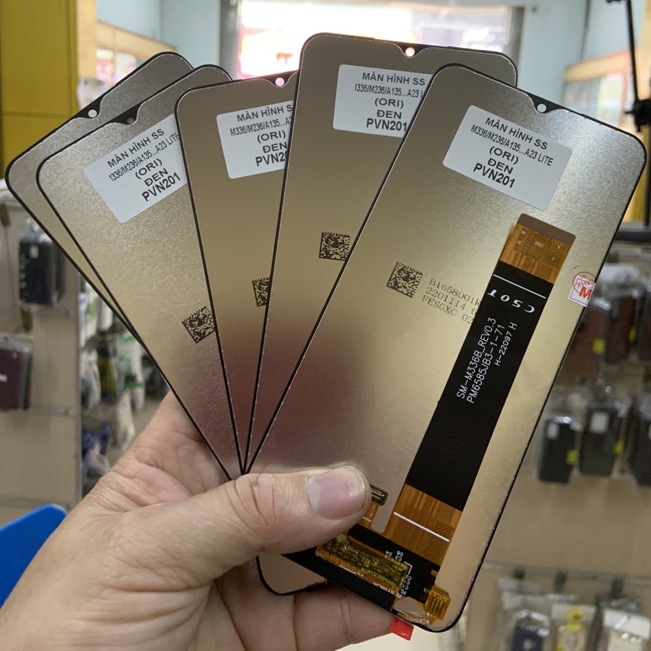man-hinh-samsung-m336-2